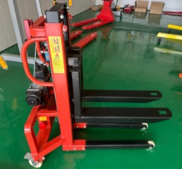 DJ stacker with jeep winch