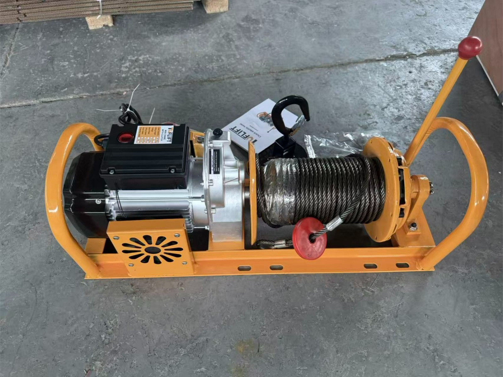 Winch with clutch 8mmx50mtr with handle 250mm drum